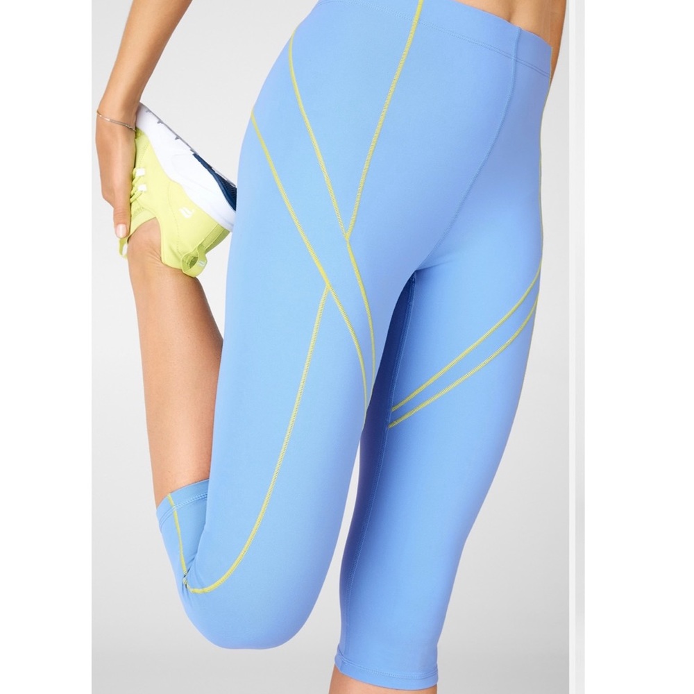 Fabletics High-Waisted Ultra Crop